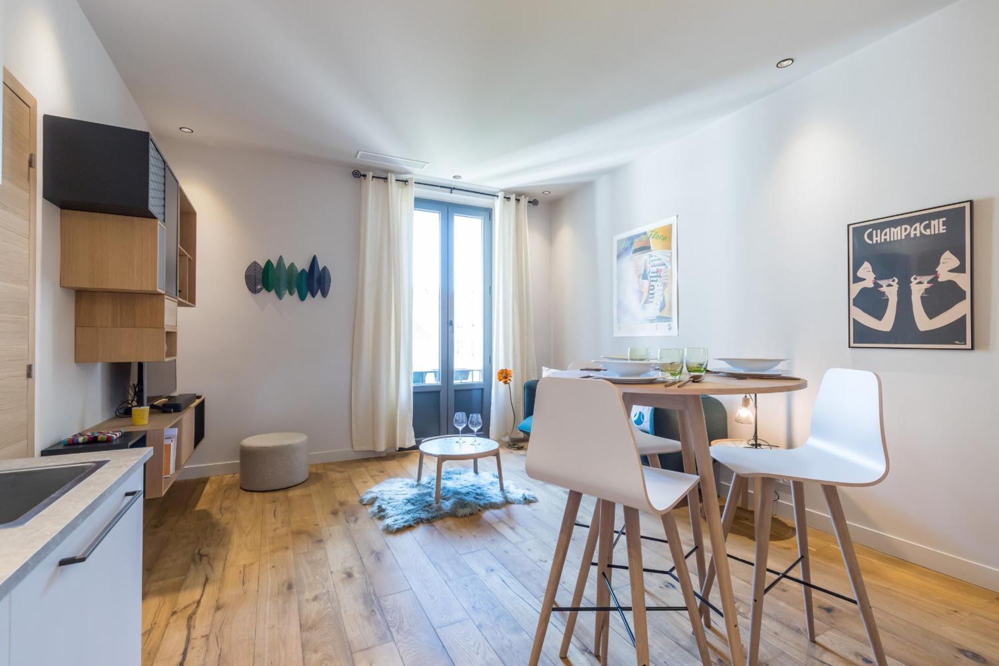 Refined & Cozy 1 Bedroom Downtown Ницца Экстерьер фото